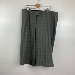 Modern Fit, Plaid Cuff Capri women's short. size 20 stretch